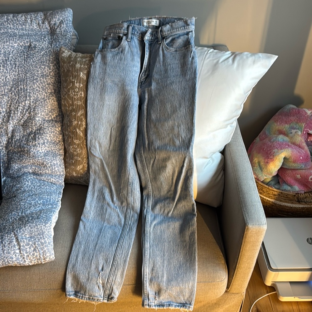 Abercrombie & fitch 90s straight ultra high rise size 26 2 short